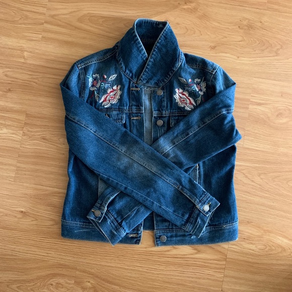 Ashley Vintage Charm Jean Jacket- Floral Pattern - Picture 1 of 6